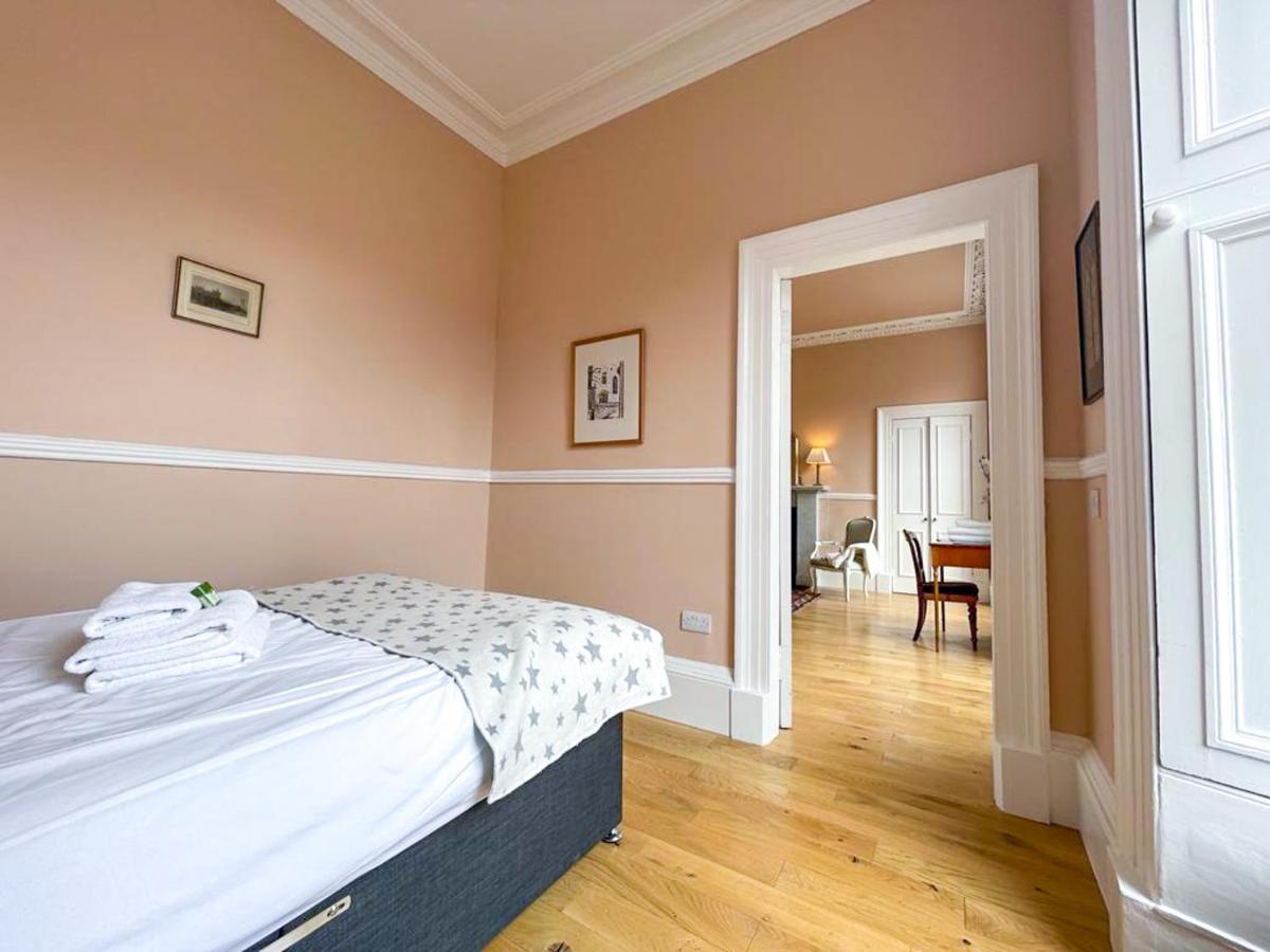 Remarkable 5Br Townhouse With Garden, Sleeps 12 Edinburgh Luaran gambar